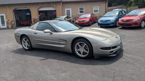 Used 2001 Chevrolet Corvette Coupe w/ Preferred Equipment Group1 image 2