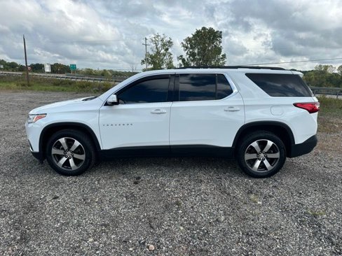 Used 2019 Chevrolet Traverse LT w/ LT Premium Package image 3