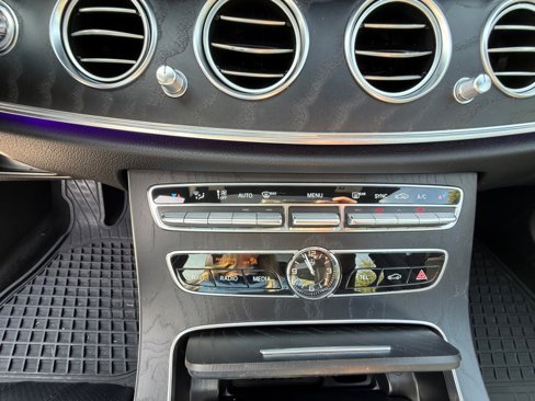 Used 2019 Mercedes-Benz E 300 image 21