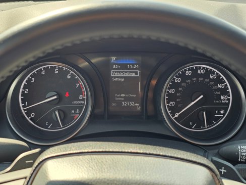 Used 2024 Toyota Camry SE image 18