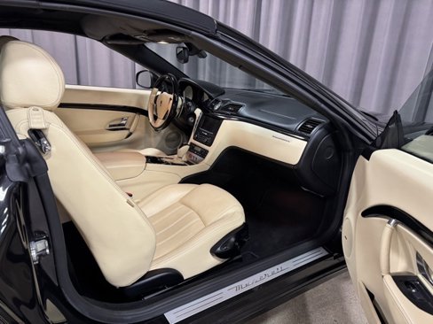 Used 2011 Maserati GranTurismo Convertible image 13