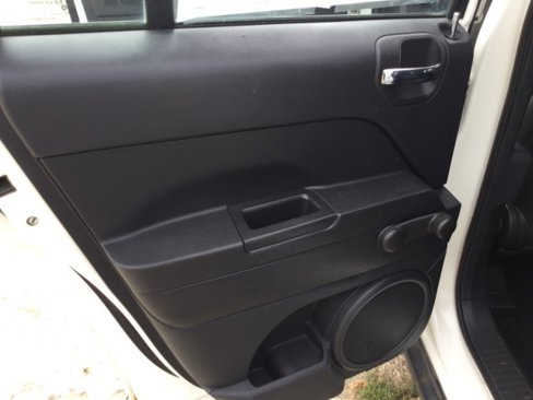 Used 2010 Jeep Compass Sport image 14
