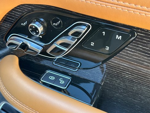 Used 2018 Land Rover Range Rover Long Wheelbase Autobiography image 18