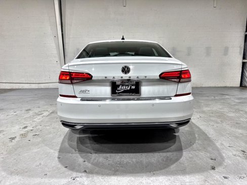 Used 2020 Volkswagen Passat 2.0T SEL image 24