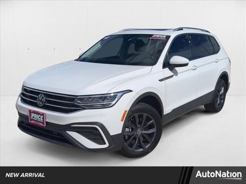 Used 2022 Volkswagen Tiguan SE image 1