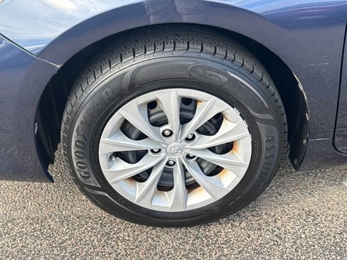 Used 2016 Toyota Camry LE image 35