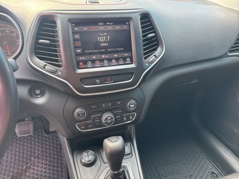 Used 2019 Jeep Cherokee Trailhawk w/ Comfort/Convenience Group image 21