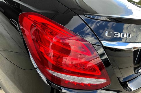 Used 2015 Mercedes-Benz C 300 Sedan image 24