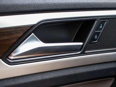 Used 2021 Volkswagen Atlas SE image 9