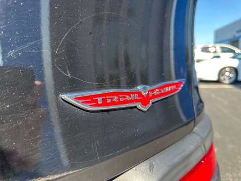 Used 2017 Jeep Cherokee Trailhawk image 20