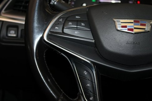 Used 2018 Cadillac XT5 Luxury w/ Driver Awareness Package image 17