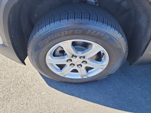 Used 2019 GMC Acadia SLE image 32