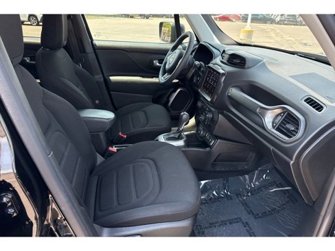 Used 2022 Jeep Renegade Latitude image 19