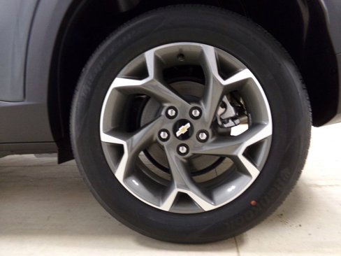 New 2025 Chevrolet Trax LT w/ Driver Confidence Package image 31