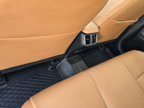 Used 2020 Lexus UX 250h w/ Luxury Package image 33