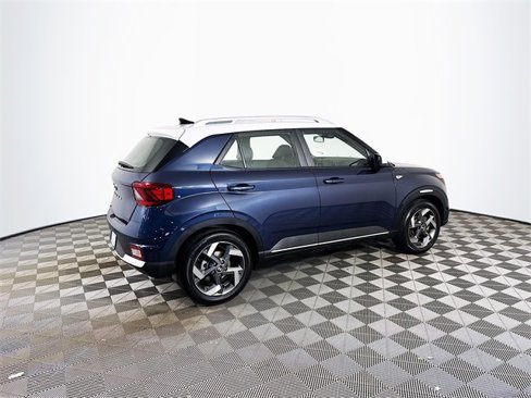 Used 2022 Hyundai Venue Limited image 22