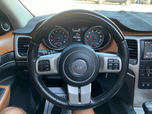 Used 2013 Jeep Grand Cherokee Overland Summit image 10