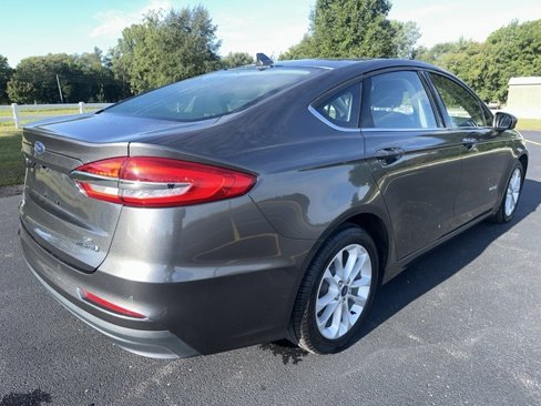 Used 2019 Ford Fusion SE image 24