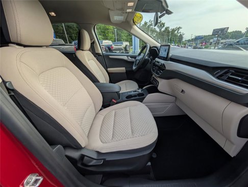 Certified 2020 Ford Escape SE image 11