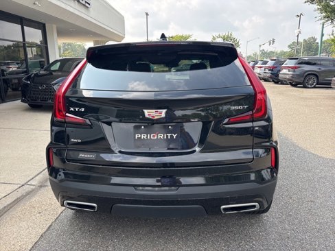 Used 2024 Cadillac XT4 Premium Luxury image 6