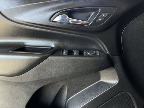 Used 2018 Chevrolet Equinox LT image 21