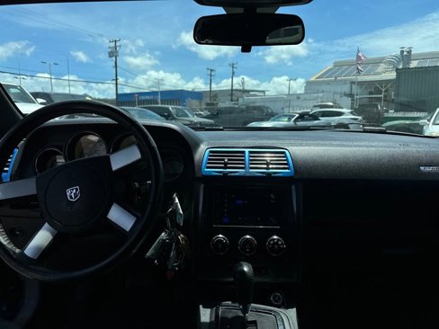 Used 2010 Dodge Challenger SE image 13