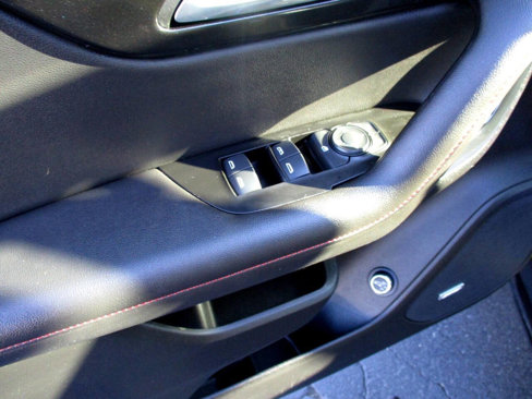 Used 2022 Chevrolet Blazer RS w/ Enhanced Convenience Package image 10