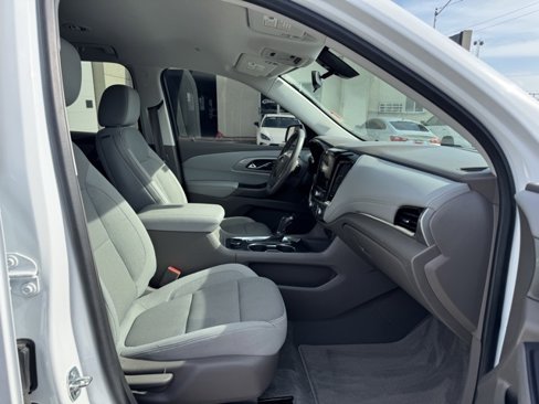 Used 2020 Chevrolet Traverse LT image 36