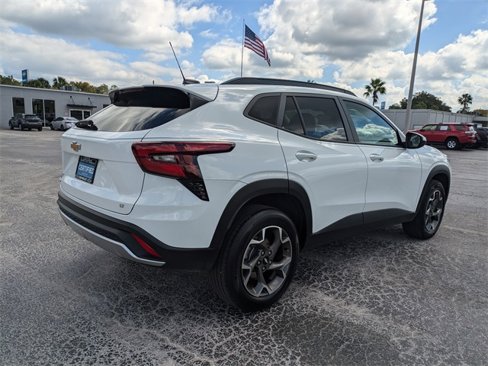 Used 2024 Chevrolet Trax LT image 7