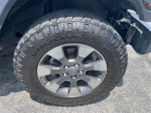 Used 2018 Jeep Wrangler Unlimited Sahara image 9