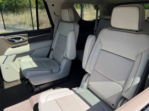 Used 2021 GMC Yukon Denali w/ Denali Premium Package image 12