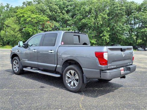 Used 2017 Nissan Titan SL w/ Chrome Package image 6