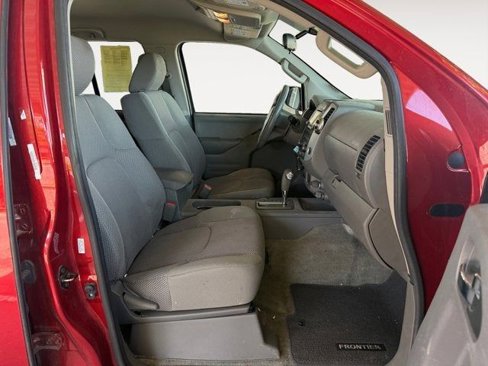 Used 2015 Nissan Frontier SV image 15