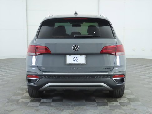 Certified 2022 Volkswagen Taos SE image 7