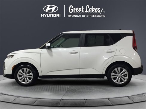 Used 2022 Kia Soul LX image 2