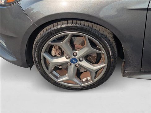 Used 2018 Ford Focus ST image 22