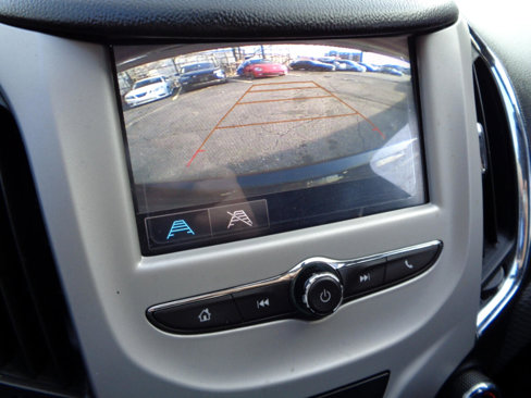 Used 2018 Chevrolet Cruze LS image 9