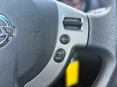 Used 2015 Nissan Rogue S image 11