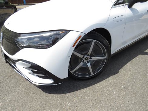 Certified 2023 Mercedes-Benz EQE 350+ 4MATIC Sedan w/ Exclusive Trim Package image 23