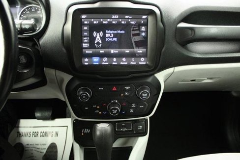 Used 2022 Jeep Renegade Latitude w/ Convenience Group image 16