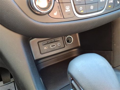 Used 2022 Chevrolet Equinox LT image 30