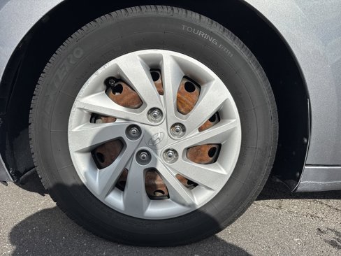 Used 2018 Hyundai Elantra SE image 14