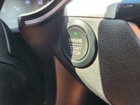 Used 2020 Ford Escape SE image 22