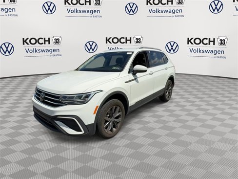 Used 2022 Volkswagen Tiguan SE image 3