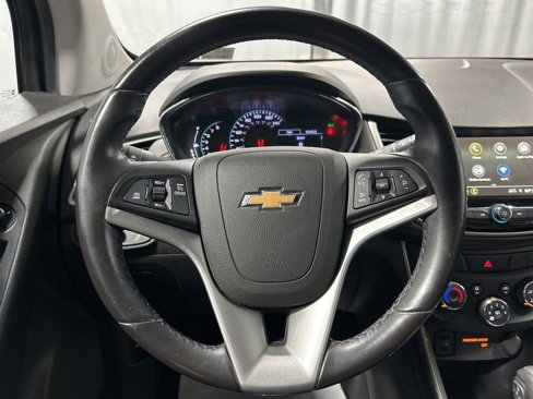 Used 2019 Chevrolet Trax LT w/ LT Convenience Package image 27
