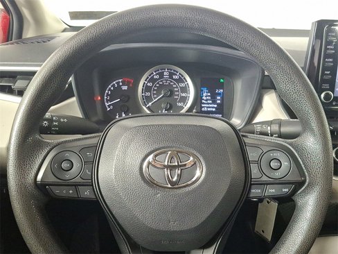 Used 2022 Toyota Corolla LE image 19