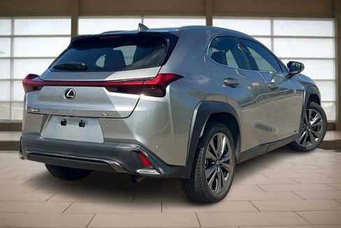 Used 2019 Lexus UX 200 image 2