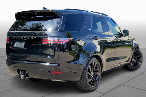 Used 2025 Land Rover Discovery Dynamic SE image 11