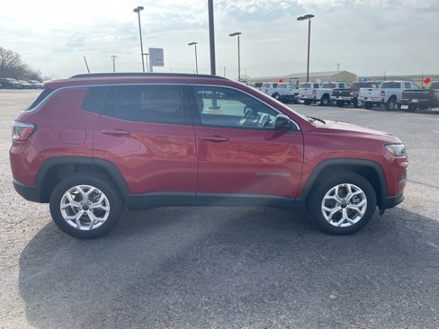 New 2025 Jeep Compass Latitude image 6