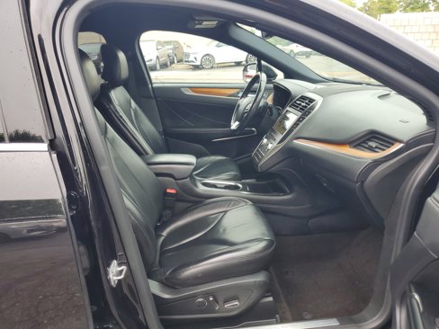 Used 2019 Lincoln MKC Select w/ MKC Climate Package image 9